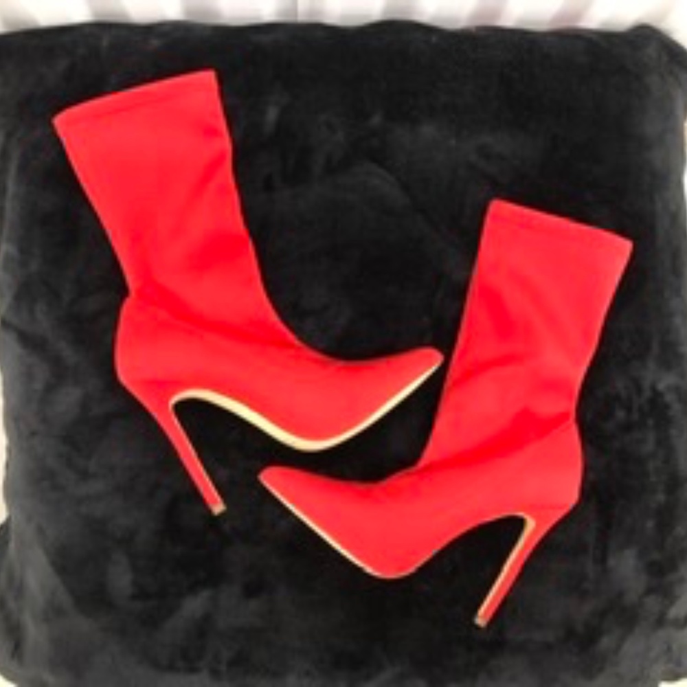 Sexy Heeled Pointed Toe Ankle Boots, 9, NWBag